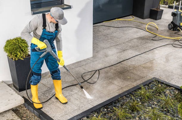 Best Garage Pressure Washing  in Central City, IA